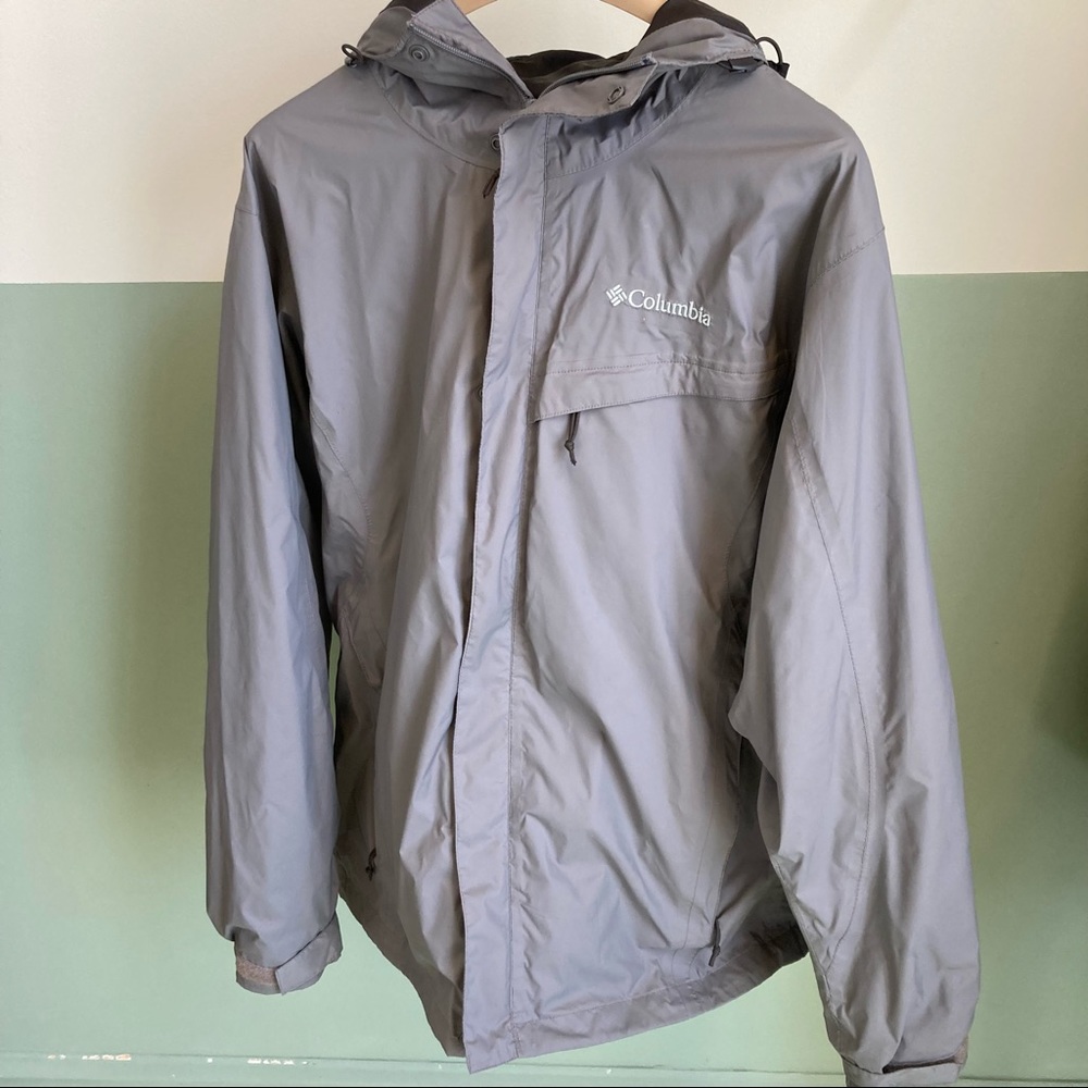 Columbia Omni-Tech waterproof breathable Rain jacket, M